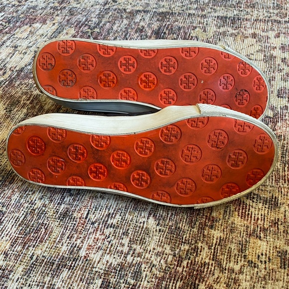 Tory Burch Leather Lace-up Quilted Sneakers - Picture 8 of 8